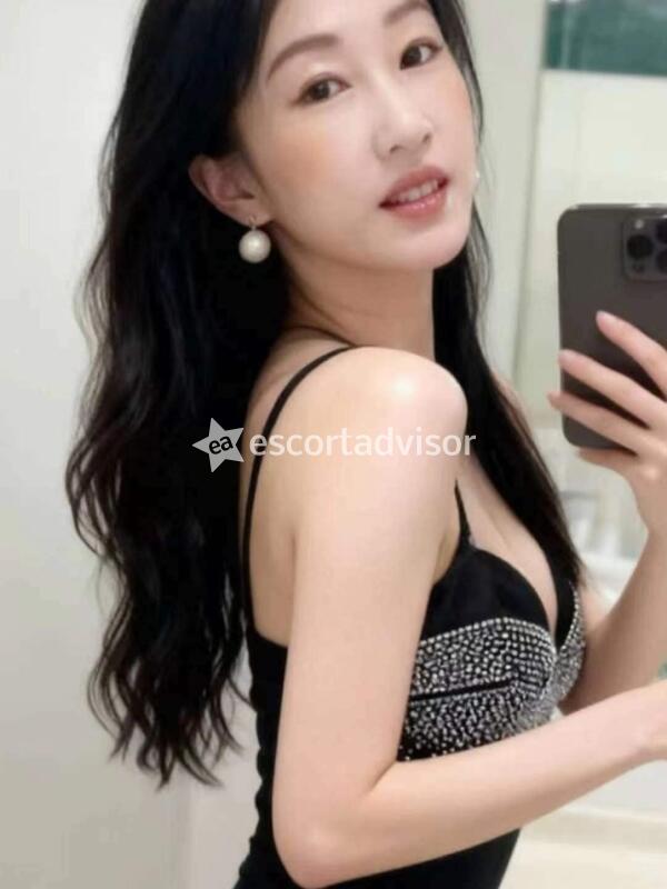 Escort 3929759757
