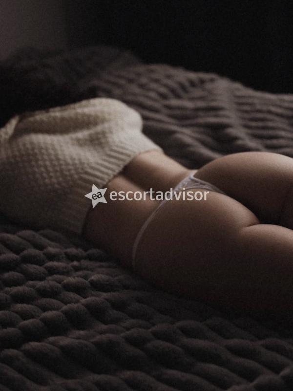 Escort 3899893881