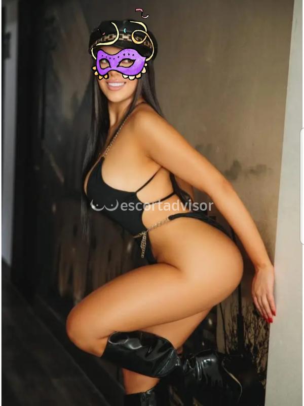 Valentina escort Carrara