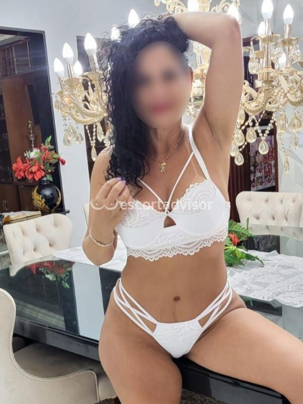 Escort 3897961037