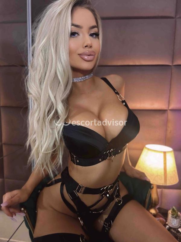 Escort 3289294030