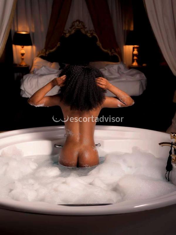 Escort 3895665402