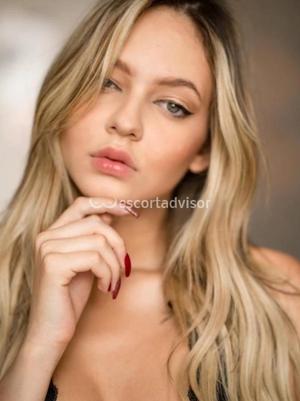 Escort 3512276903