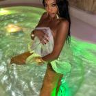 Naomi Closed-1273952