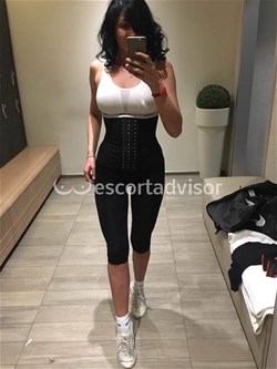 Escort 3245323725