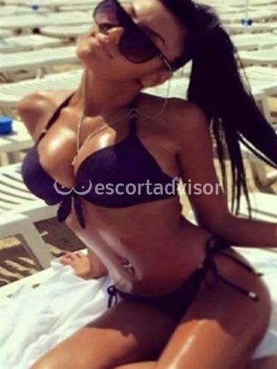Escort 3737489480