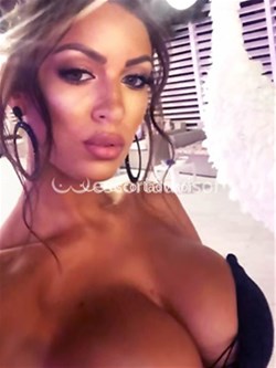 Escort 3894637821